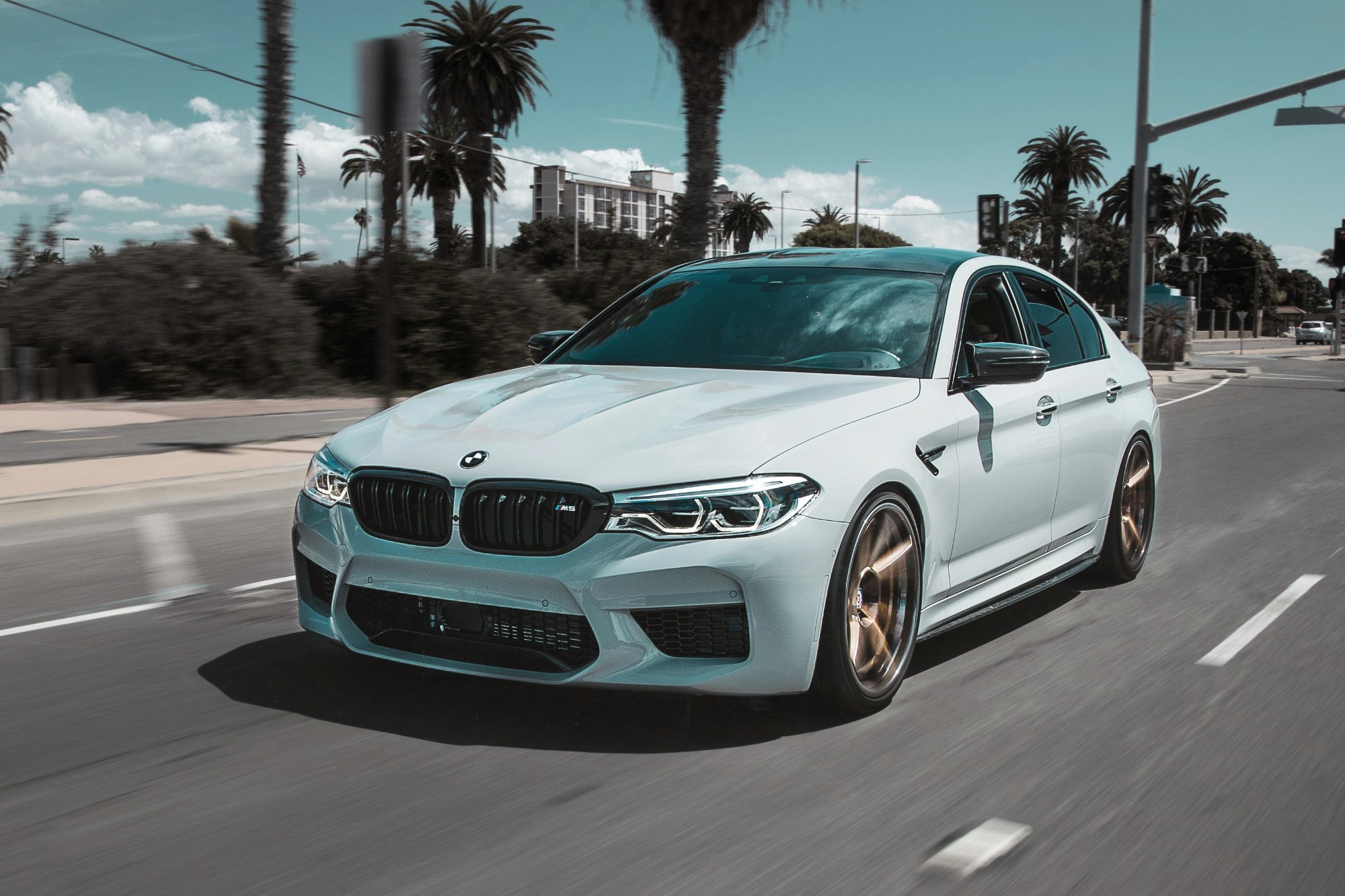 BMW M5 — Obsidian Shine